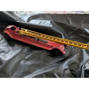 Kingsbury Spring Loaded Ladder Fiertruck Pressed Steel Red Yellow 18 Inch